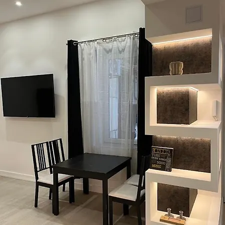 Center Apartment *
